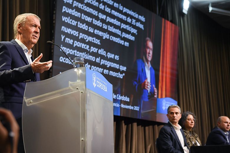 Schiaretti pidió destinar el 2% del PIB a ciencia y tecnología