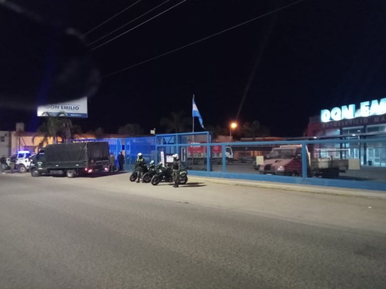 Personal policial realizó controles en supermercados y comercios mayoristas