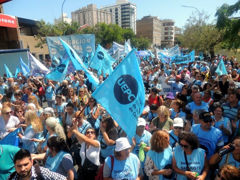Paritarias: trabajo dictó la conciliación obligatoria en el conflicto docente