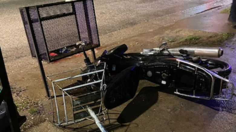 Falleció el joven que se había chocado un cesto de residuos