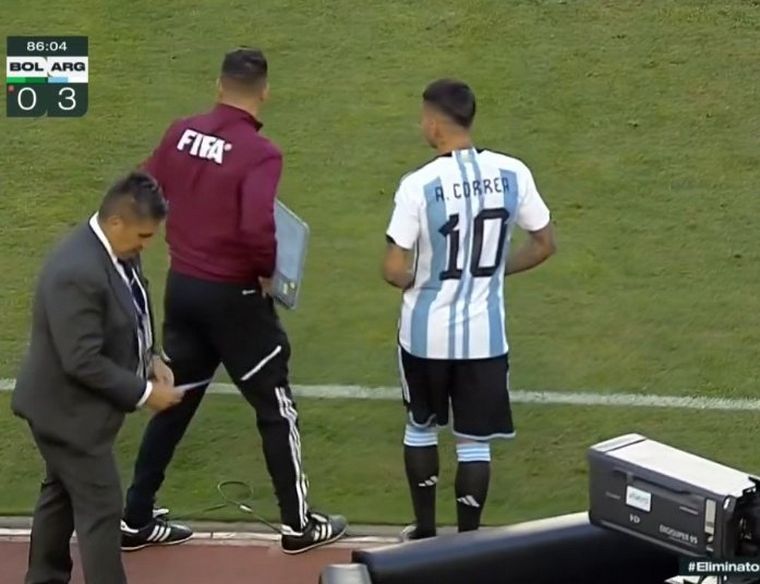 Ángel Correa usó la 10 de Messi y generó una oleada de memes en las redes