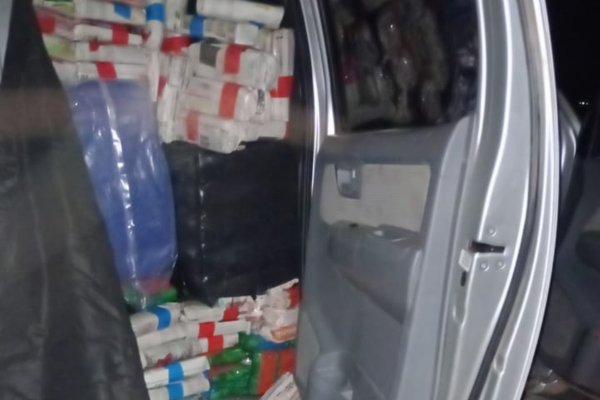 Hallaron casi 800 kilos de hojas de coca en una camioneta
