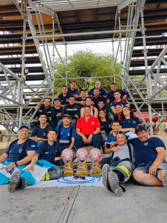 Bomberos villamarienses salieron campeones en las Olimpíadas Bomberiles