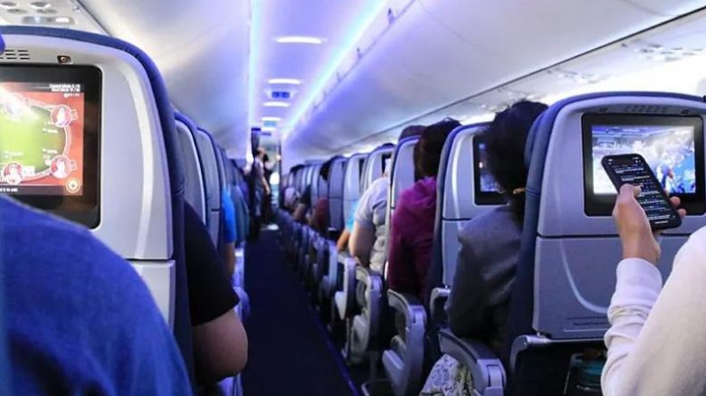 Pareja fue indemnizada por aguantar los gases de un perro en un vuelo