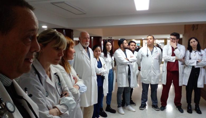 A partir de octubre médicos cobrarán 6000 pesos extra por "pago ético"