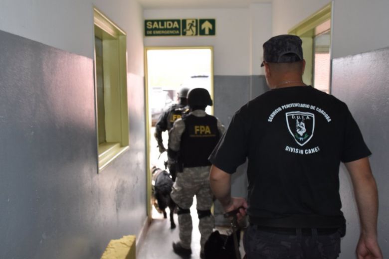 Detuvieron a una mujer por querer ingresar droga a la cárcel local