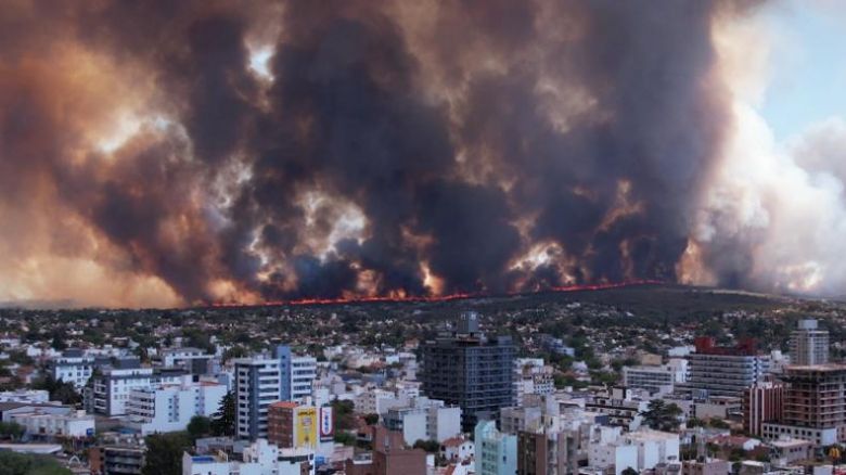 Está contenido el incendio en Punilla y queda un foco activo en Tulumba