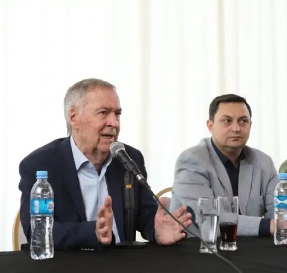 Villa María: Schiaretti encabezó una reunión de trabajo con empresarios e industriales