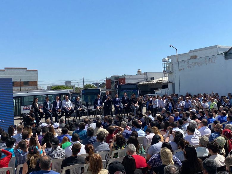 Río Cuarto: Massa firmó convenio de la tarjeta SUBE para municipios del interior
