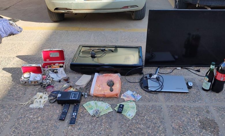 James Craik: detenidos con alhajas y dinero