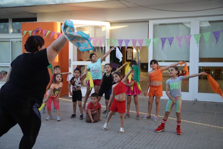 El Programa Ser Arte y Parte realiza el cierre anual de sus talleres 