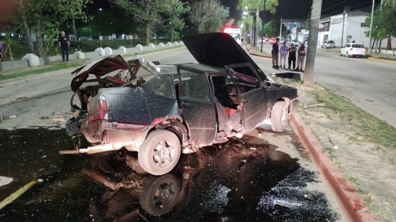 Una niña salió despedida de su auto tras impactar con otro vehículo