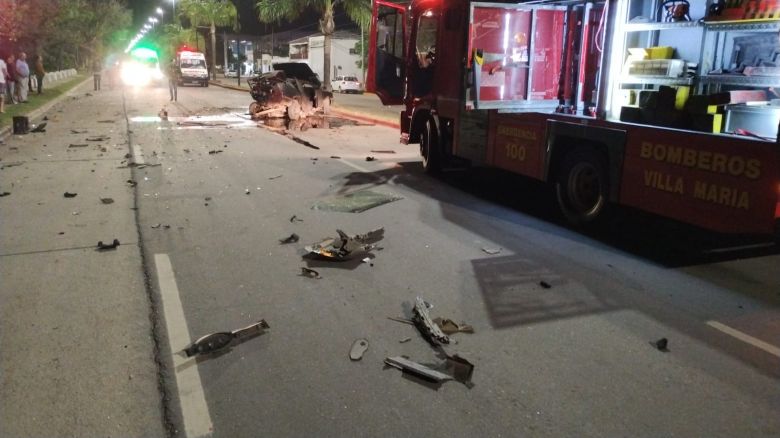 Una niña salió despedida de su auto tras impactar con otro vehículo