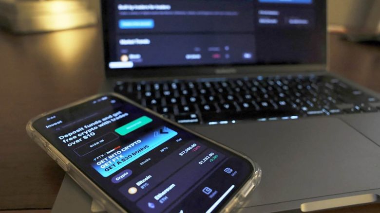 El dólar cripto supera los $1.000 tras el triunfo de Javier Milei en el balotaje