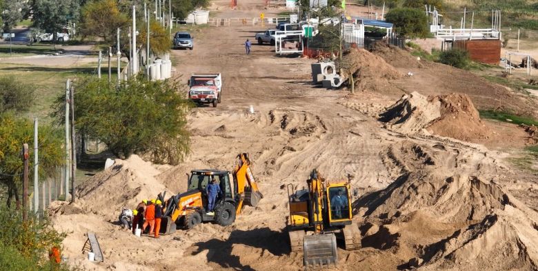 Javier Milei anunció que frenará las obras públicas