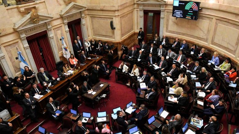 Siguen las negociaciones en el Congreso por las presidencias de Diputados y el Senado 