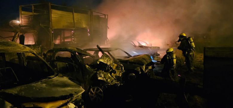 Incendio de grandes dimensiones en el Depósito Judicial