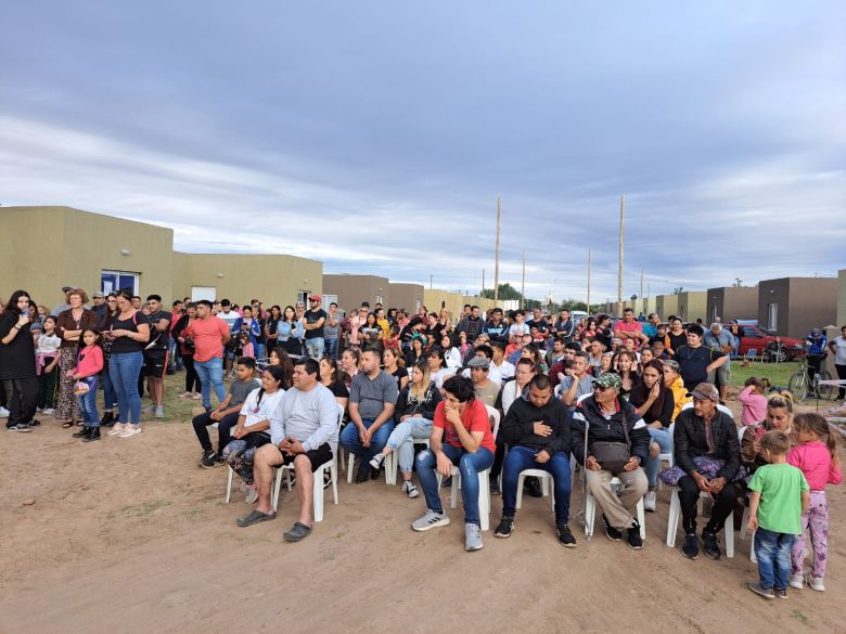 Villa Nueva: entregaron las llaves de las viviendas de barrio El Vallecito