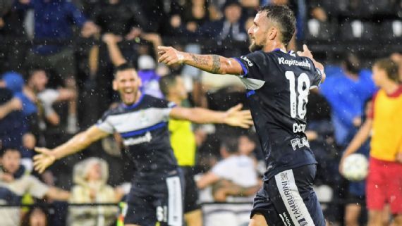 Colón perdió ante Gimnasia y descendió a la Primera Nacional