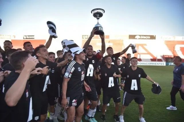 Riestra le ganó a Deportivo Maipú y ascendió a la Primera División