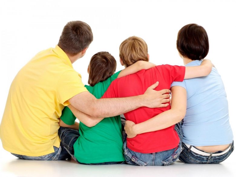 Convocan a personas del país para adoptar a cinco hermanos 