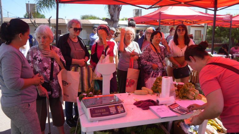 El Mercado de Abaratamiento ofrece alimentos de calidad a precios accesibles