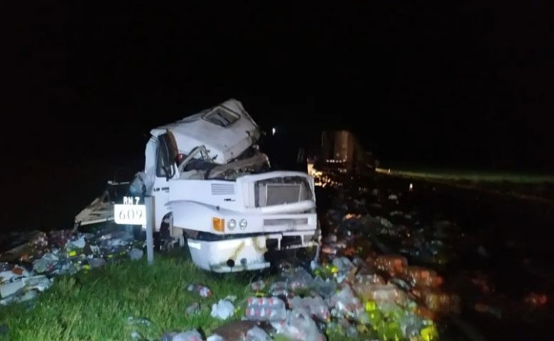 Choque frontal en Vicuña Mackenna: dos camioneros fallecieron 