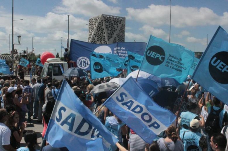 Legisladores aprobaron las subas en aportes para jubilación y Apross