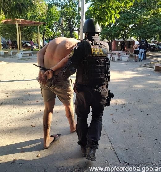 Barrio Los Olmos: desarticularon una banda que había ocupado una plaza para vender drogas 