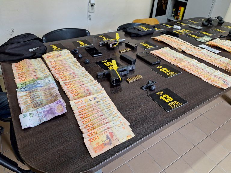 Barrio Los Olmos: desarticularon una banda que había ocupado una plaza para vender drogas 
