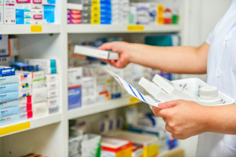 Farmacias del país no atenderán por una hora e irán a la justicia contra el DNU