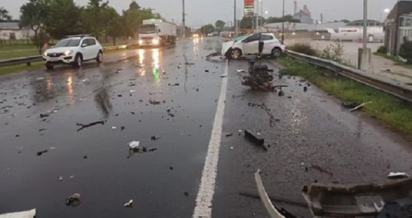 Arroyo Cabral: un auto y camión chocaron en ruta 158