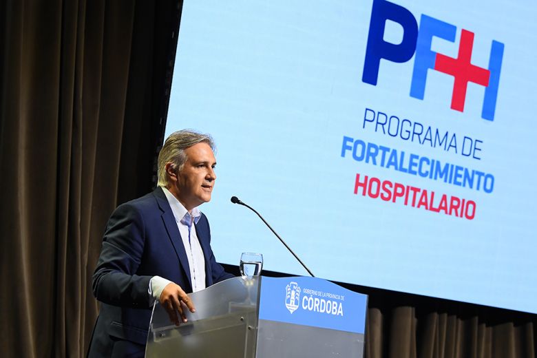 Llaryora pidió compromiso en Salud: "estar en el hospital no es una ganga"