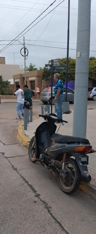 Choque entre dos motociclistas: uno sufrió heridas graves y el otro se dio a la fuga