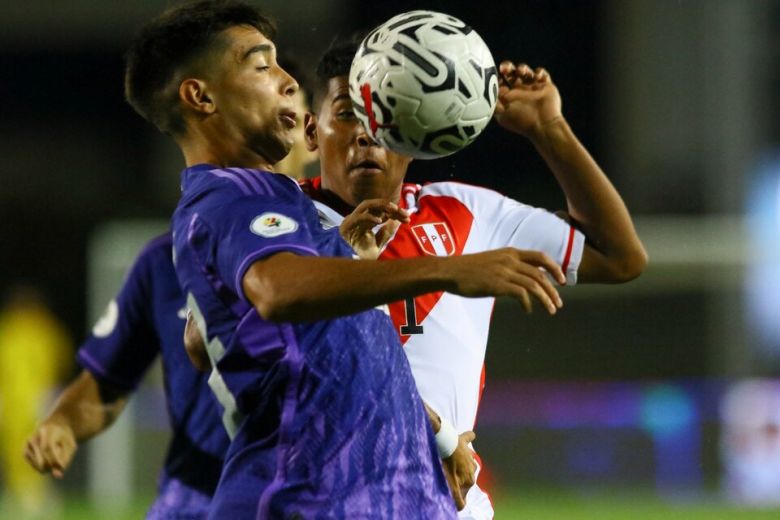 Argentina consiguió un necesitado triunfo ante Perú en el Preolímpico