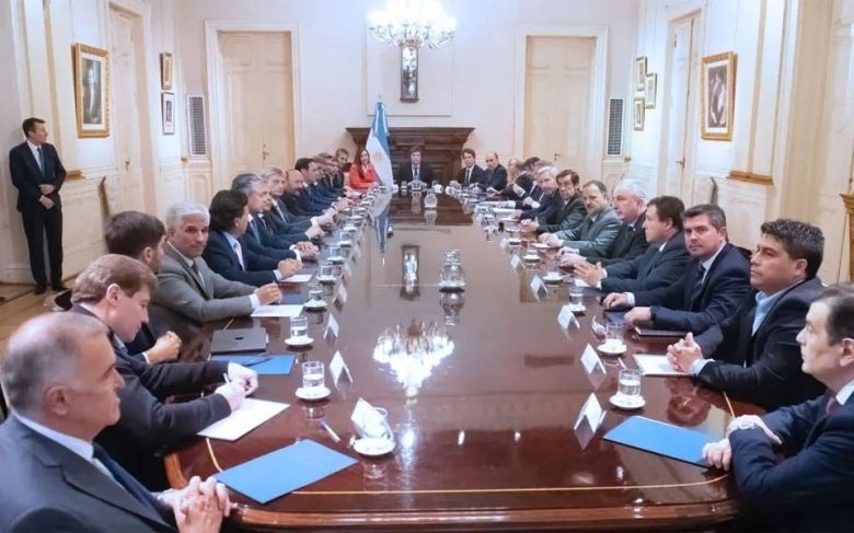 Se tensa la relación de Javier Milei con los gobernadores por la Ley Ómnibus: “los voy a dejar sin un peso“ 