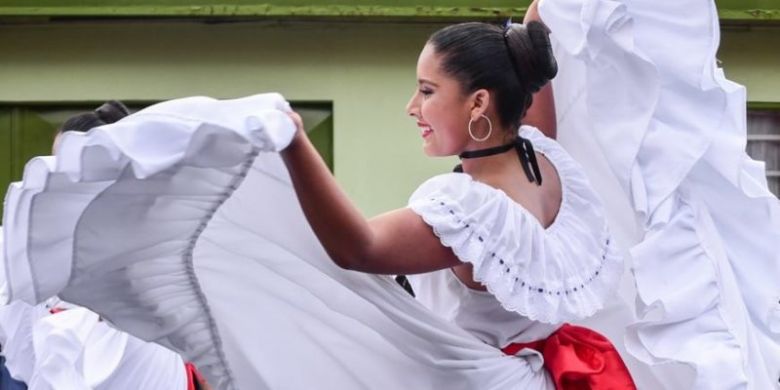 Más de 350 bailarines desfilarán para dar apertura al recorrido peñero