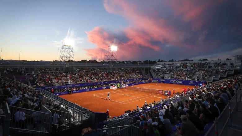 Apareció un video erótico en una pantalla gigante del Córdoba Open