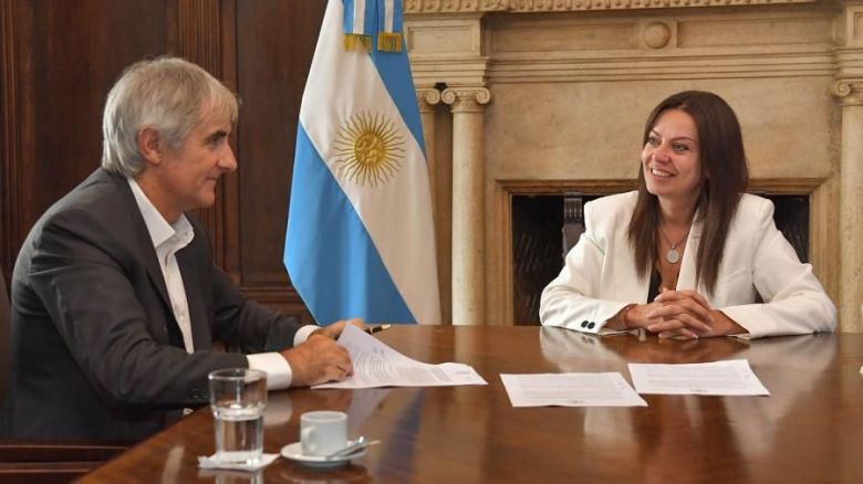 Capital Humano firmó un acuerdo con Cáritas para la compra de alimentos
