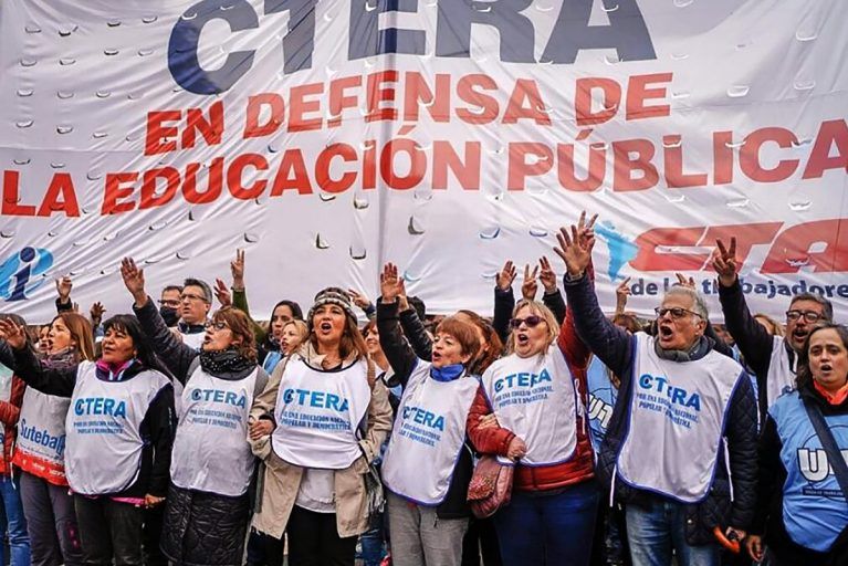 Paritaria nacional: gremios docentes amenazan con el inicio de clases si no los convocan a dialogar