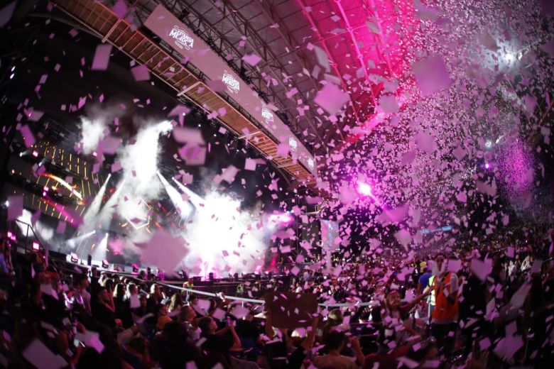 Accastello dijo que fue "un gran acierto hacer el festival"