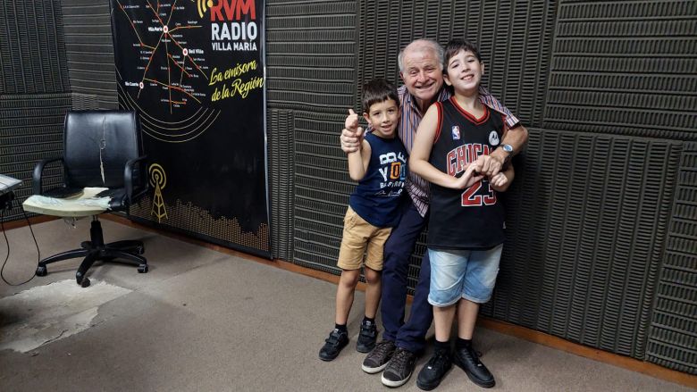 50 años conduciendo y animando al país
