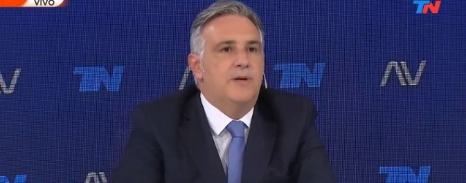 Llaryora le respondió a Milei y le pidió que convoque a los gobernadores