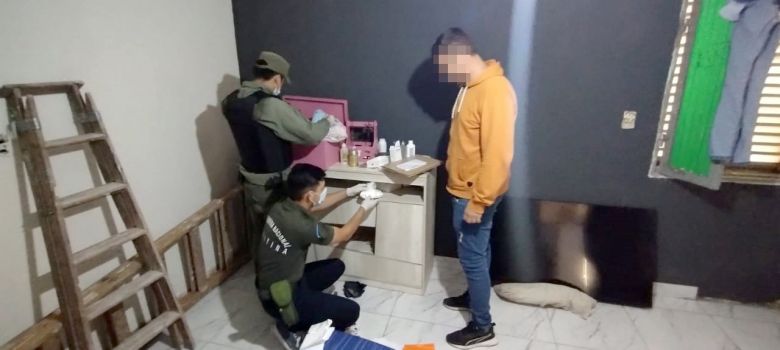 Detuvieron a tres personas y secuestraron más de 7 kilos de cocaína