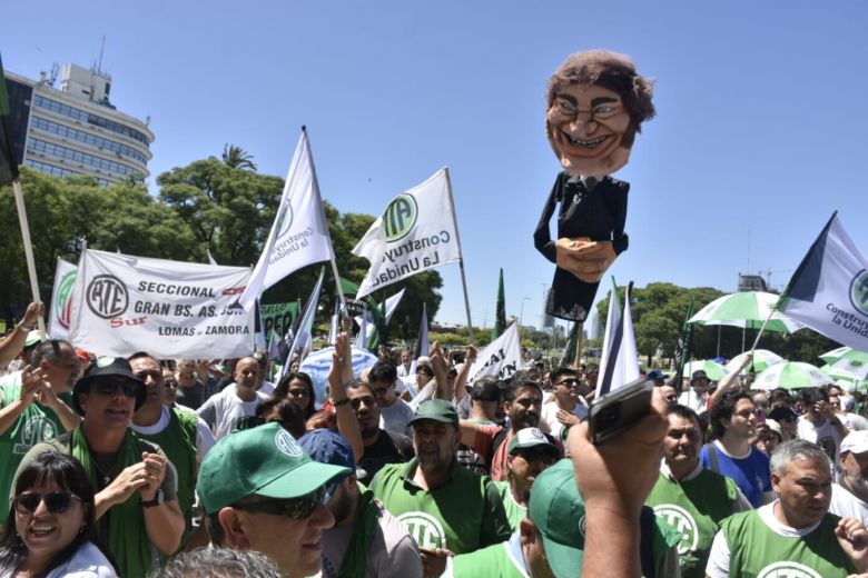 El Gobierno nacional llamó a tratar las paritarias de trabajadores estatales