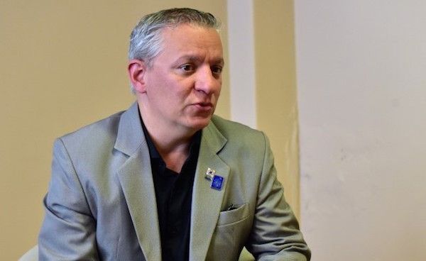 Negretti a Accastello: "hay muchos problemas en la universidad como para involucrarnos en una disputa"