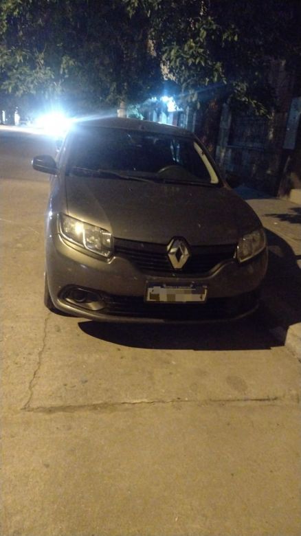 Motociclista con riesgo de vida tras chocarse un auto estacionado