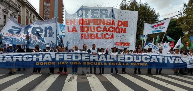 Docentes anunciarán un nuevo paro tras el fracaso de la paritaria nacional