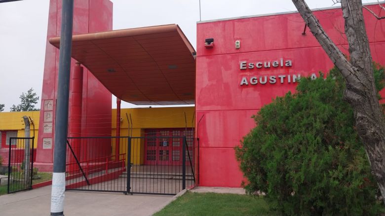 Brutal golpiza a una docente a la salida de un colegio