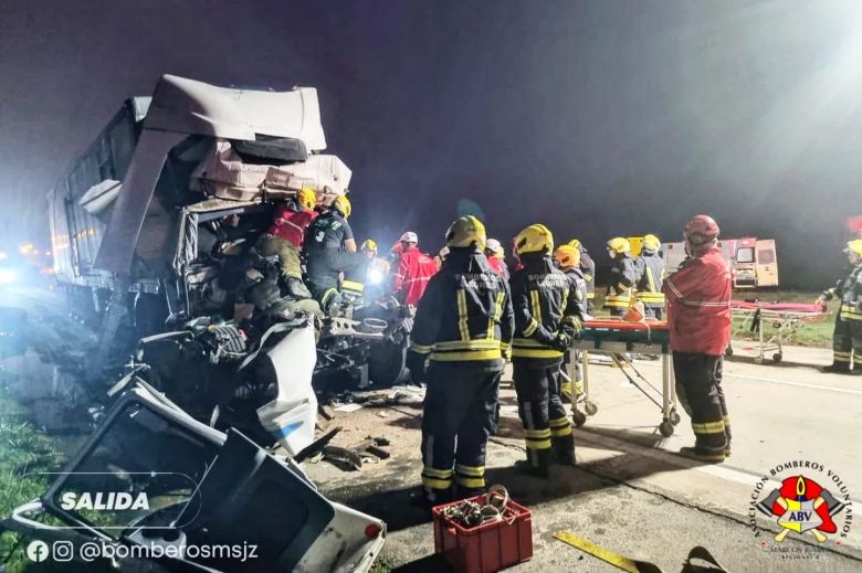 Un herido tras un choque entre dos camiones sobre autopista